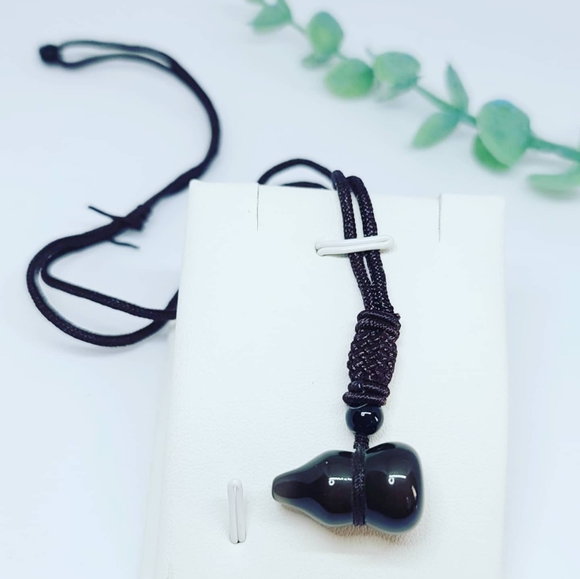 Black Obsidian Gourd necklace in a gift box - Picture 1 of 4